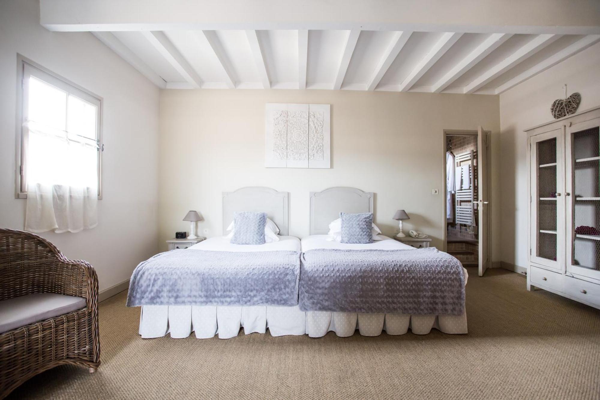 Luxury Suite,154440812:JPEG