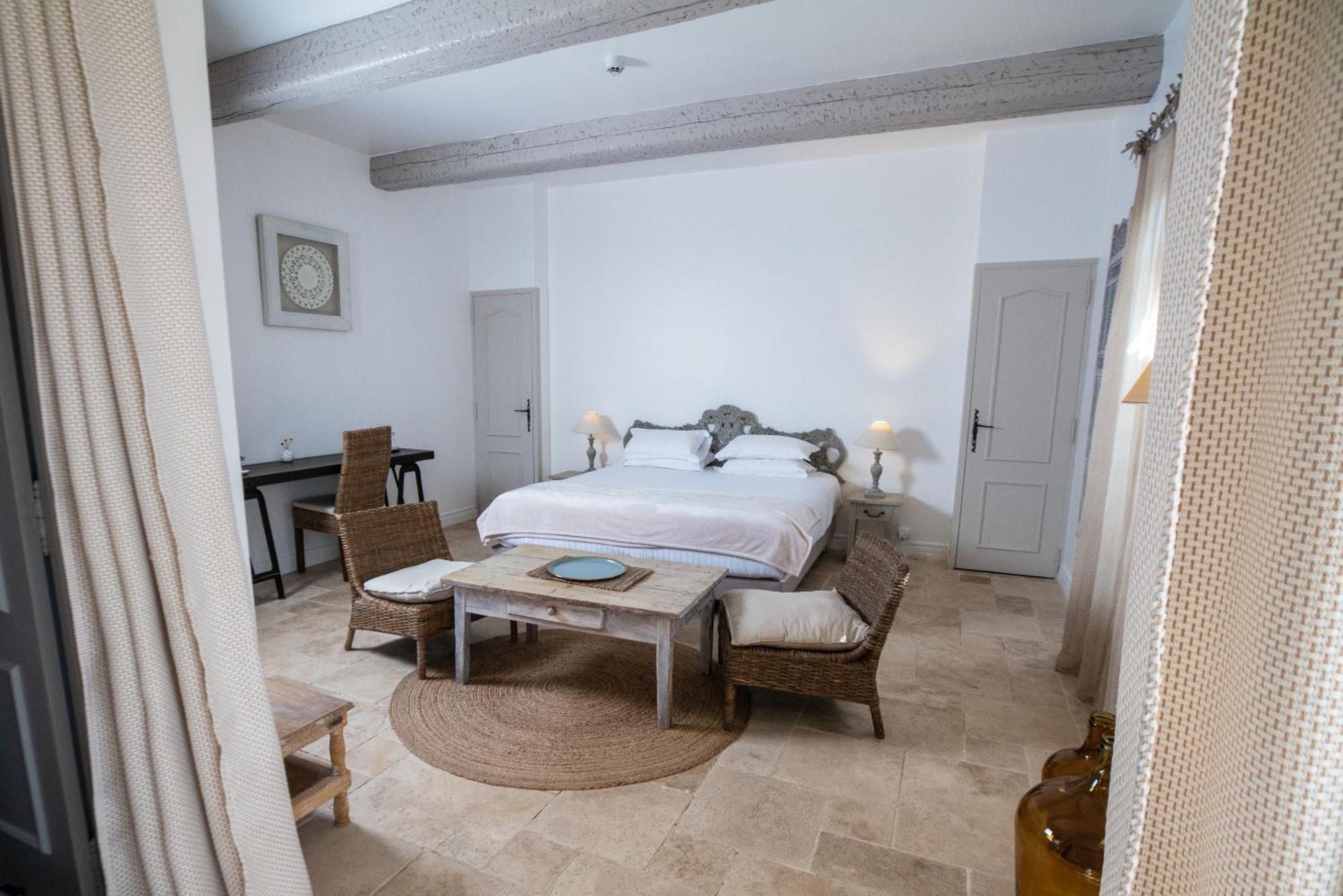 Triple Room,1765843676:JPEG